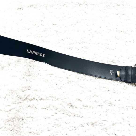 Express Solid Black Vintage Women’s Leather Belt Wide Size Small Silver Buckle - Picture 3 of 5